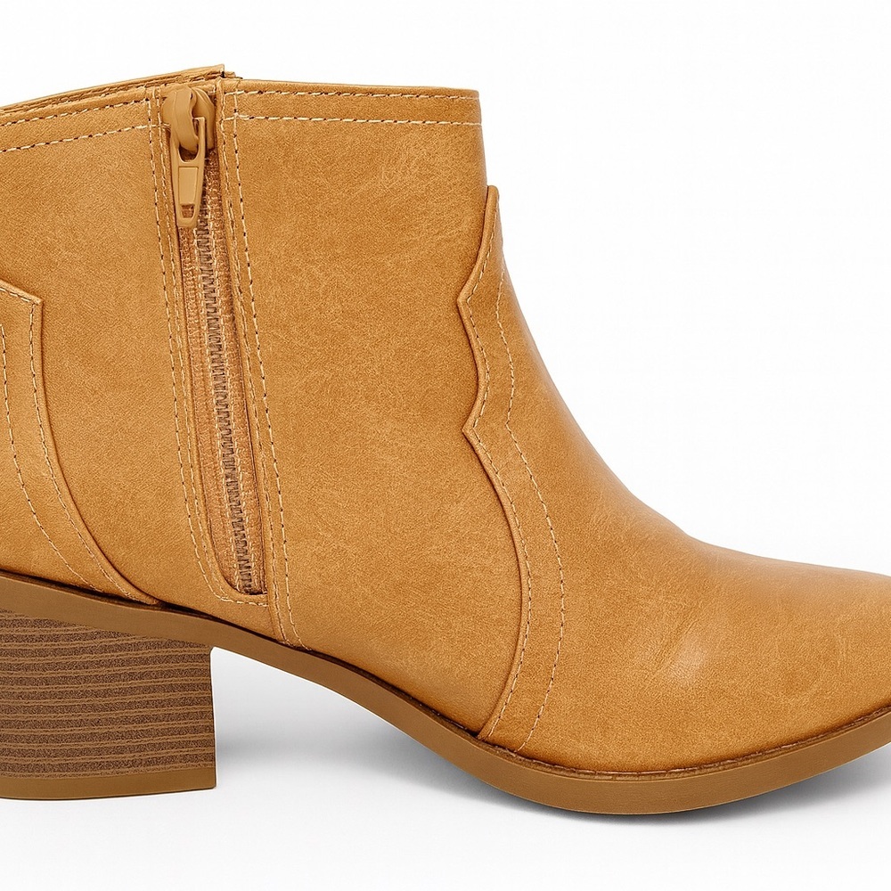 Soda Rowley Blond Tan Fringe Booties Size 6 - image 4